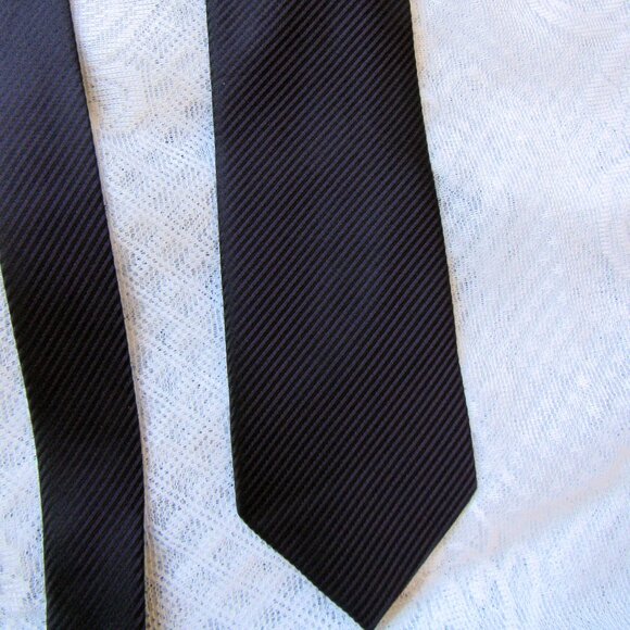 Burberry London  Men Tie, Silk, Hand Made, Dark Purple/Black color, striped - Picture 7 of 8